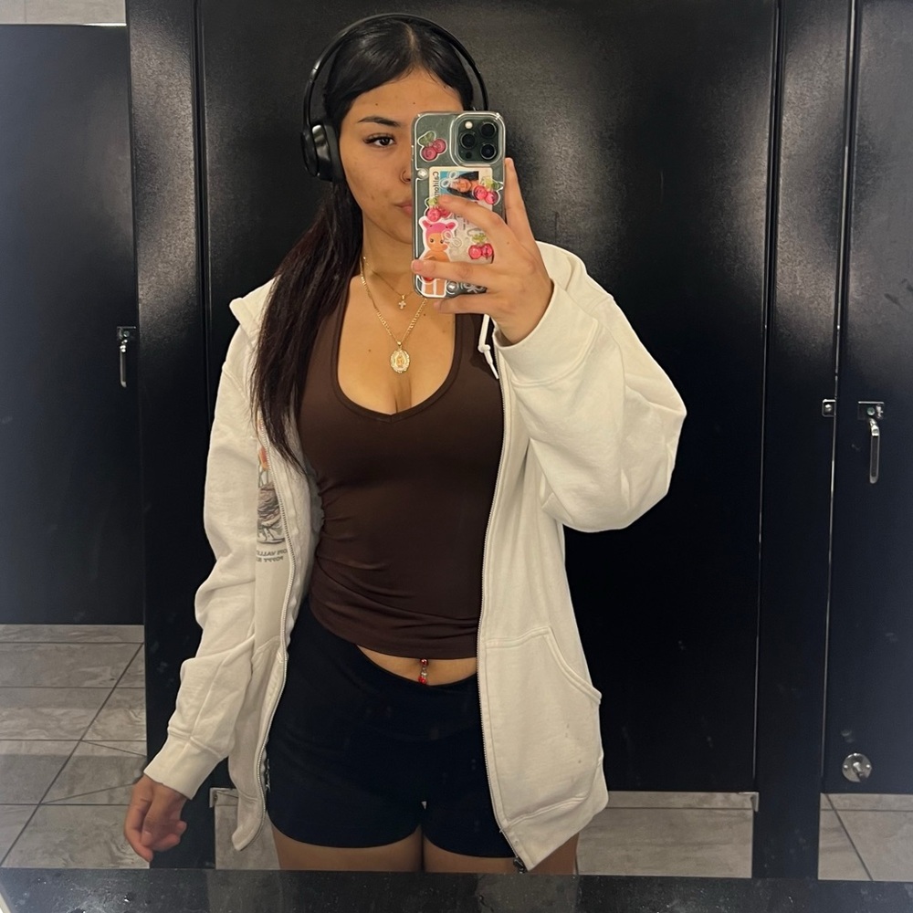 Meet your Posher, Leyla